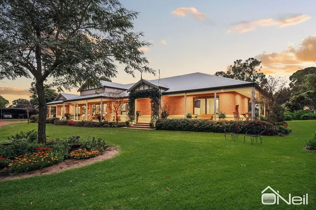 Serpentine 4房  A REMARKABLE COUNTRY ESTATE