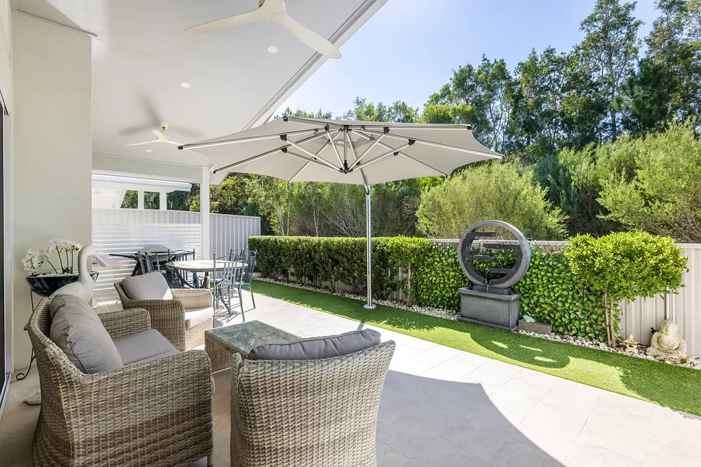 Anna Bay 3غرفة نوم Light‑Filled Custom Home with Peaceful Greenspace Setting