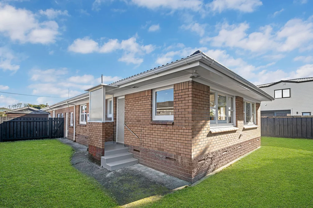 Papatoetoe 2房  Brick & Tile Beauty - Ready for Its New Owner