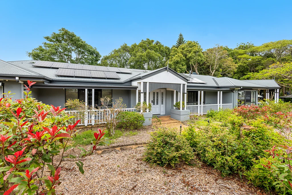 Mapleton 5chambre 'The Homestead' - A Breathtaking Mapleton Retreat with Endless Potential