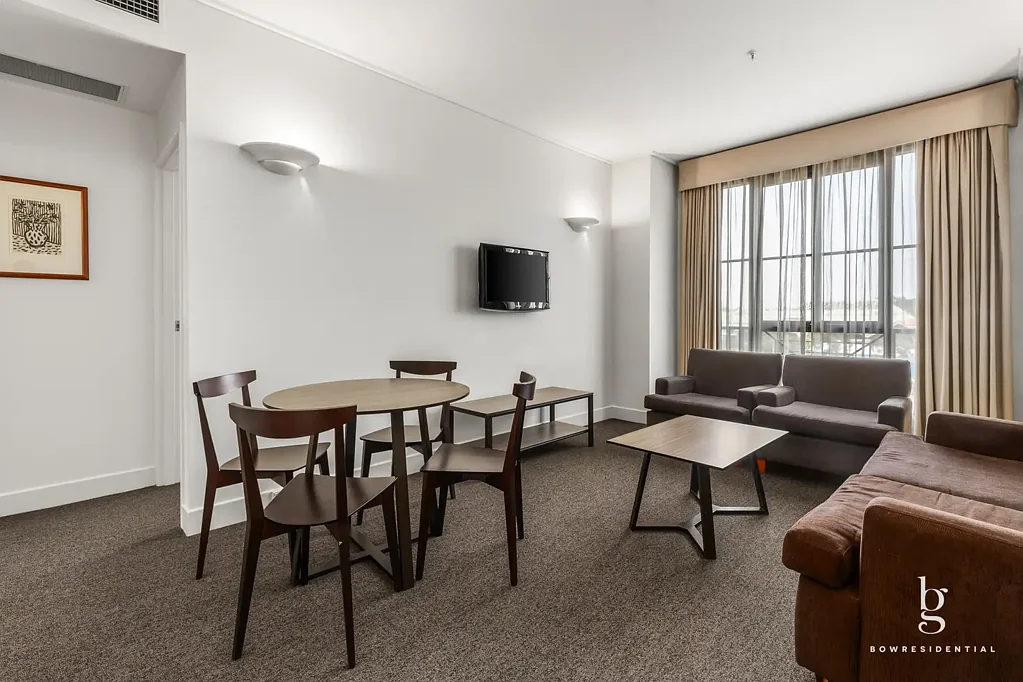 East Melbourne 1房 墨尔本心脏地带 1卧公寓 高端装修 景观卓越 生活便利 投资佳选 AFFORDABLE LUXURY STEPS FROM THE MCG AND ROD LAVER ARENA IN PRESTIGOUS EAST MELBOURNE