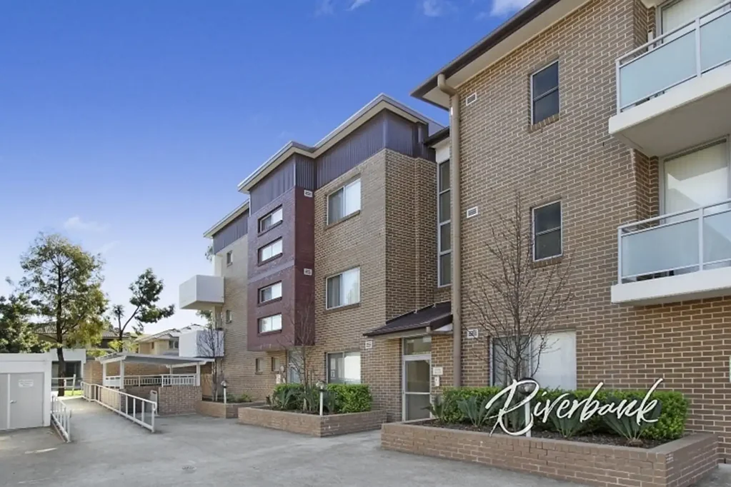 Pemulwuy 3Zimmer Dual Level Executive-Style Apartment