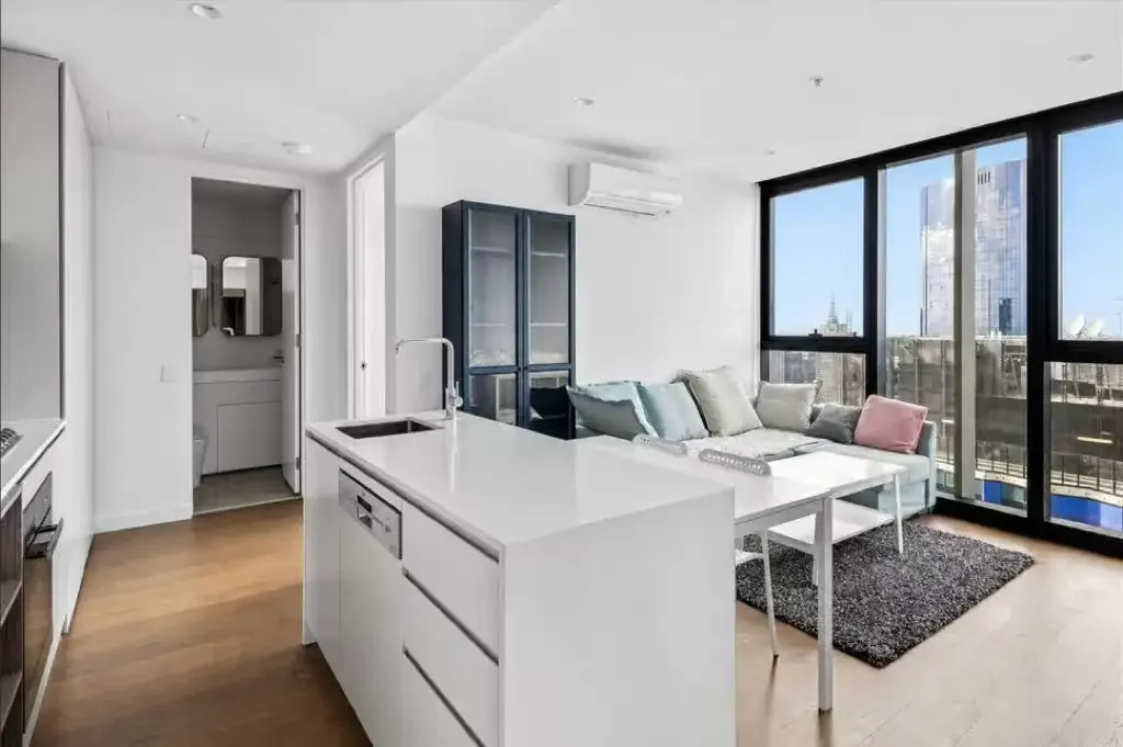 FULLY FURNISHED TWO BEDROOM IN VICTORIA ONE