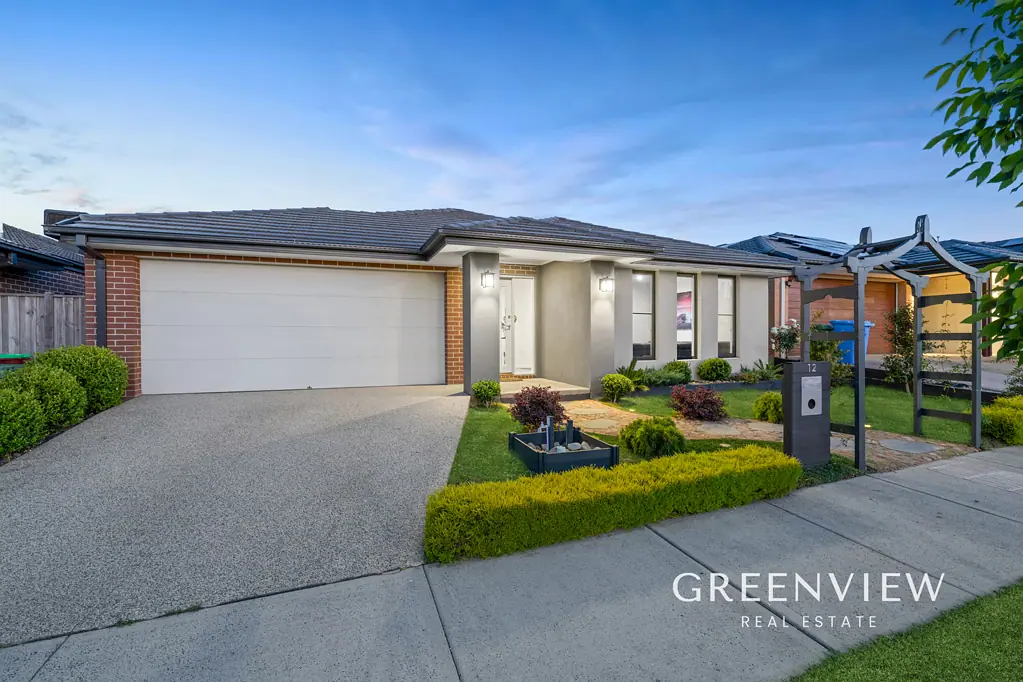 12 Amburla Drive, Cranbourne North, VIC 3977