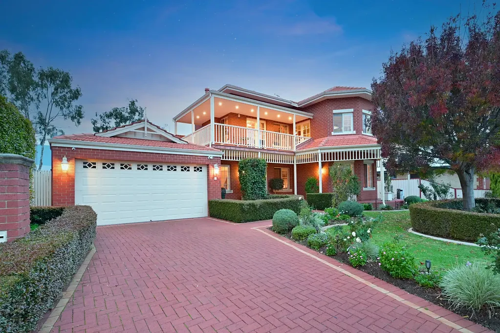 Ascot 4Habitaciones Secure the dream of Riverside Living!