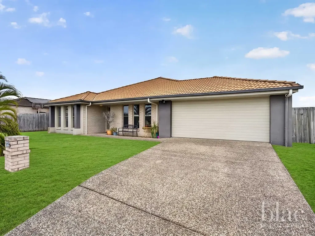 Caboolture 4બેડરૂમ Family Home with Corner Block, Parkland Setting & Plenty of Outdoor Space