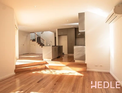 1C Ogilvie Street, Essendon, North Melbourne, 3房, 2浴, House