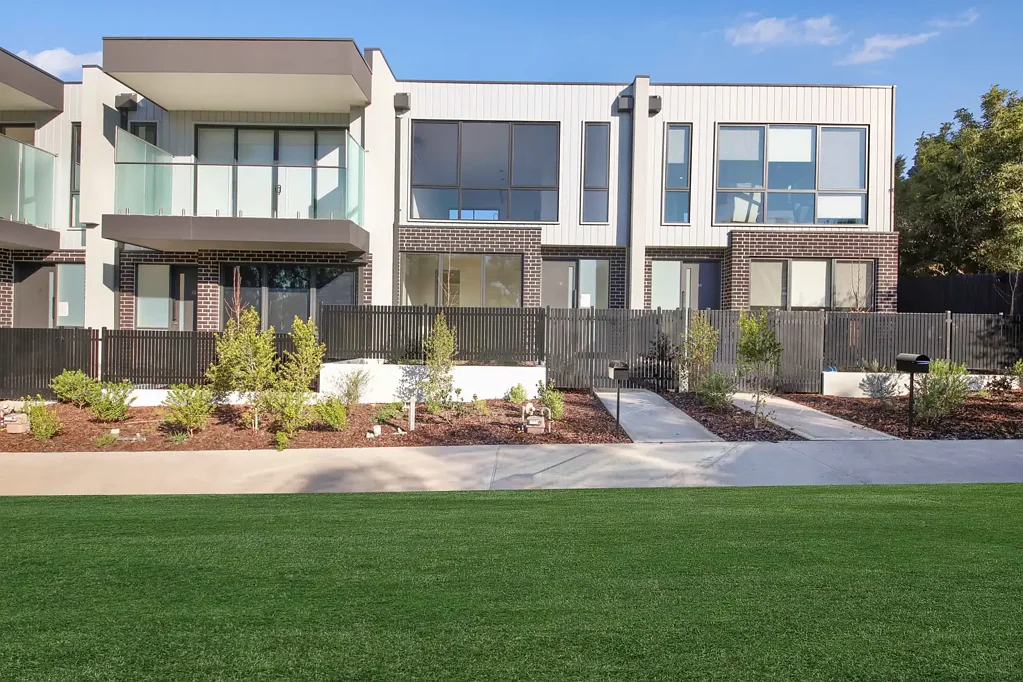 Brand New Townhouse in Prime Lara Location with Reverse Living