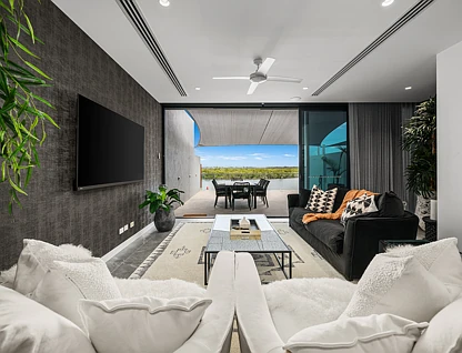 2/2 Marina Promenade, Paradise Point, Gold Coast, 3 ਕਮਰੇ, 4 ਬਾਥਰੂਮ, House