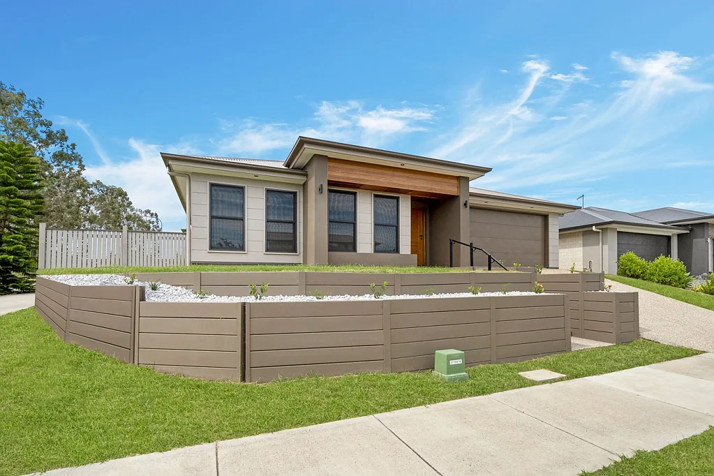 2 Beat Street, Ripley, QLD 4306