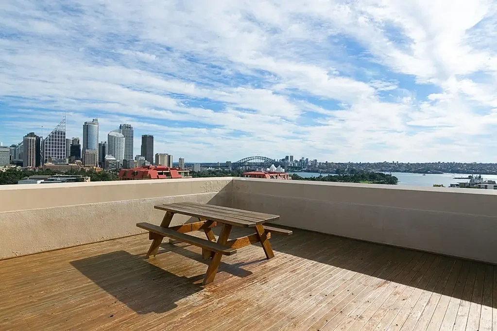 Refurbished Two Bedroom in Potts Point