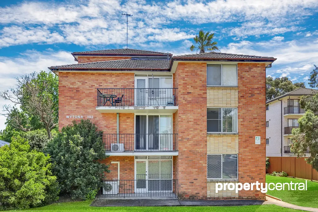 Superb 2-Bedroom Unit in Prime Location