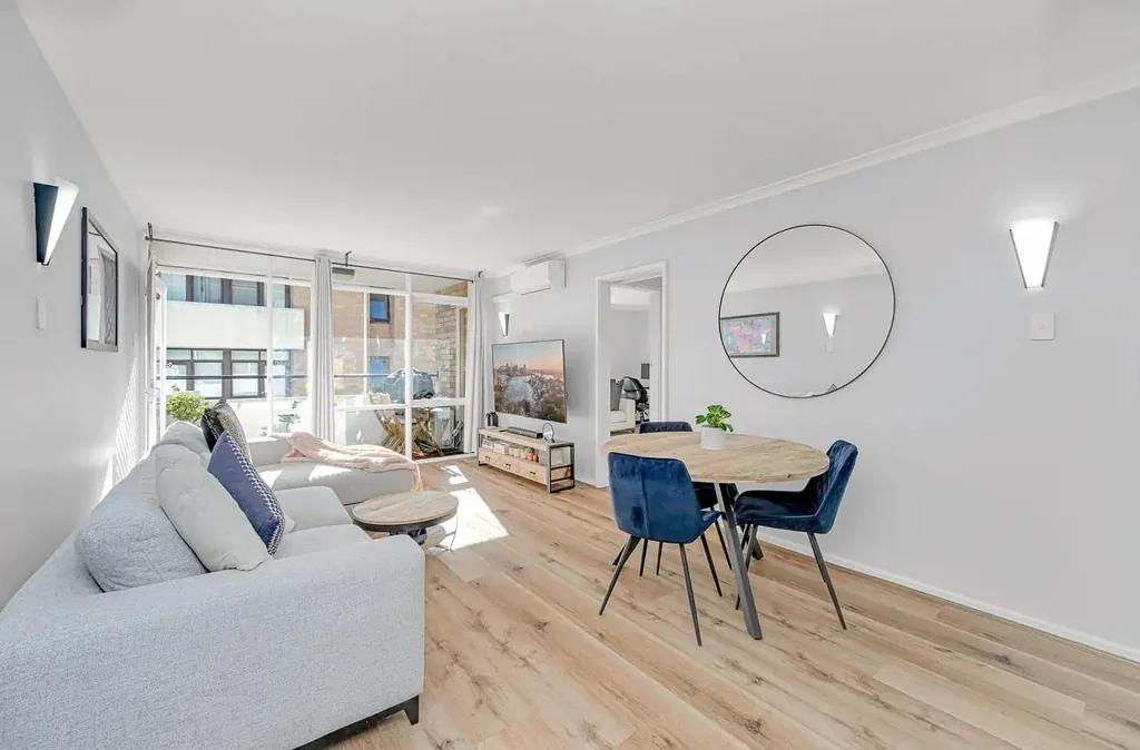 North Facing Renovated Apartment in Quiet Cul-de-Sac Location