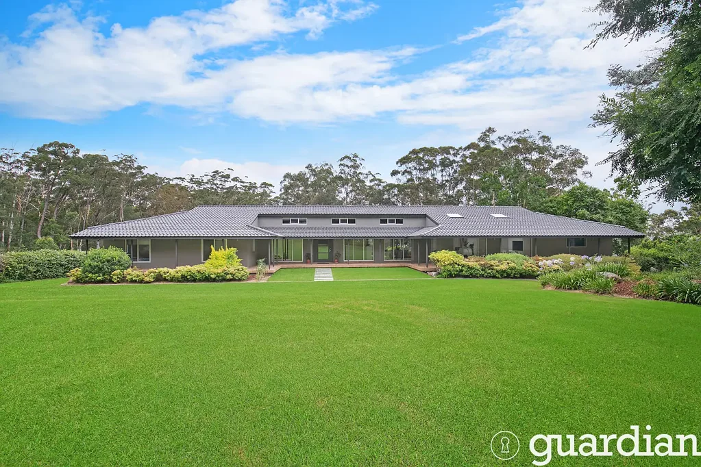 Dural 5ਬੈੱਡਰੂਮ Acreage elegance in dress-circle location