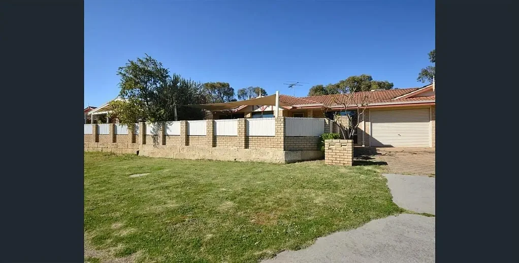 Easy-Care 3x1 Home in a Prime Kinross Location