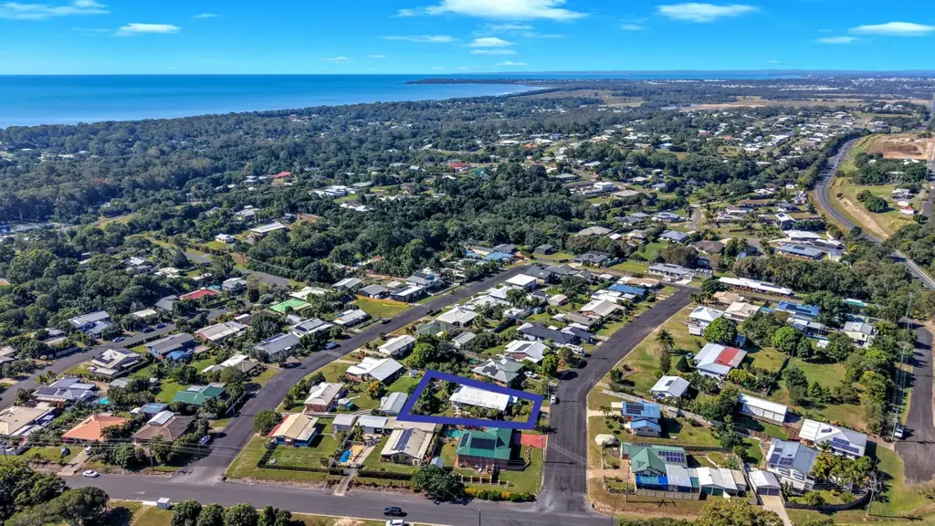 Dundowran Beach 2房  Elevated Position, Coastal Lifestyle, Endless Potential