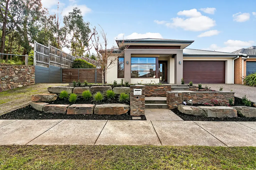 18 McPherson Drive, Croydon, VIC 3136