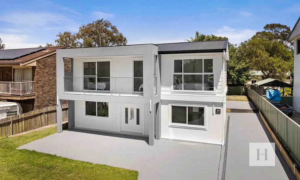 San Remo 6ਬੈੱਡਰੂਮ Two-Storey Family Home Plus Modern Backyard Granny Flat Just Moments From The Water