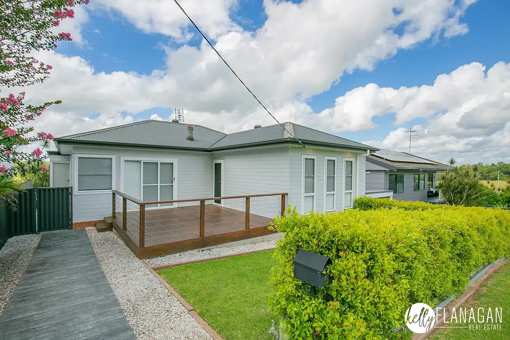 East Kempsey 4 Bedroom Uninterrupted Panoramic Rural Views, Stylishly Renovated Family Home, So Close To Town