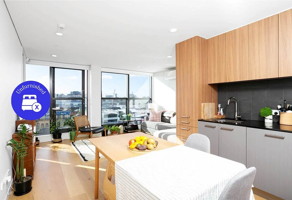 Modern One Bedroom Apartment with City Views