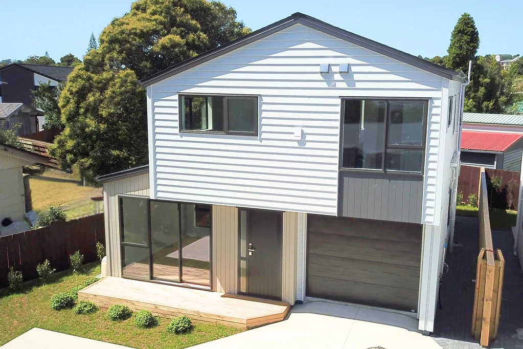 Bucklands Beach 3房  Brand New Modern Living