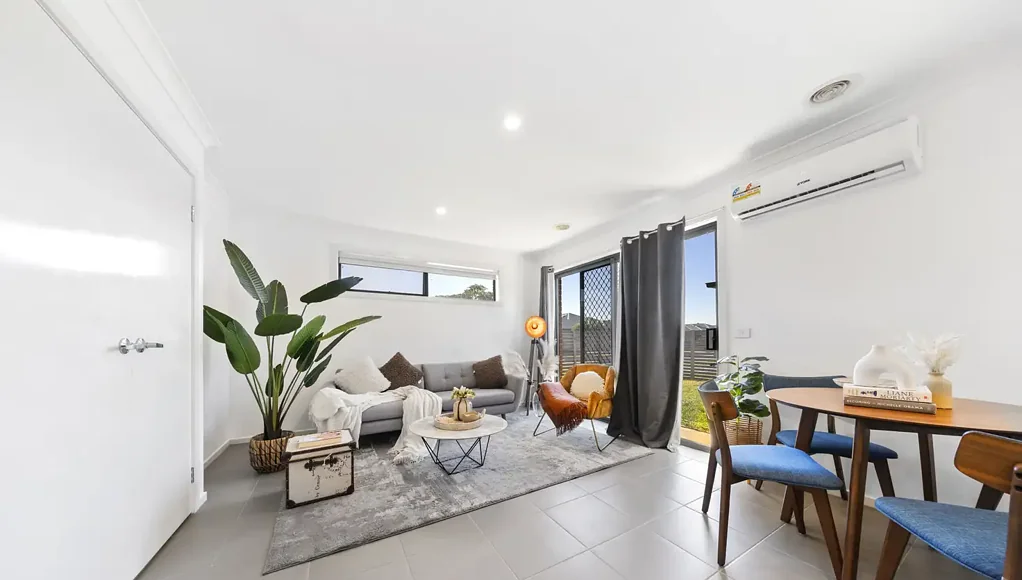 Werribee 4침실 Immediate Income! Prime Investment Property in Werribee - Don't Miss Out