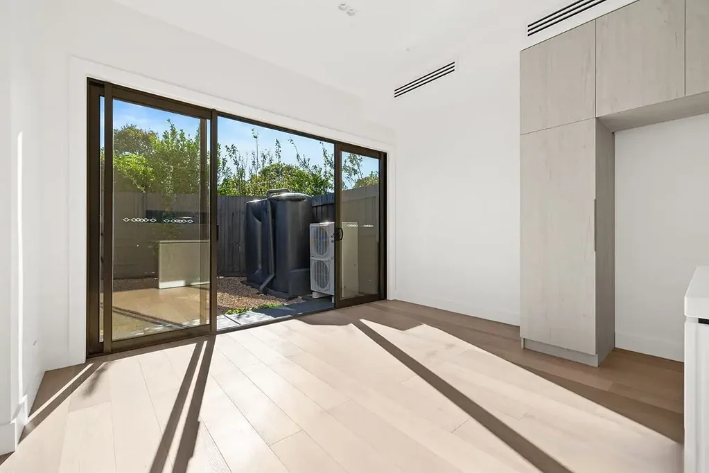 Spacious Three-Bedroom Home with Double Garage in Hampton East
