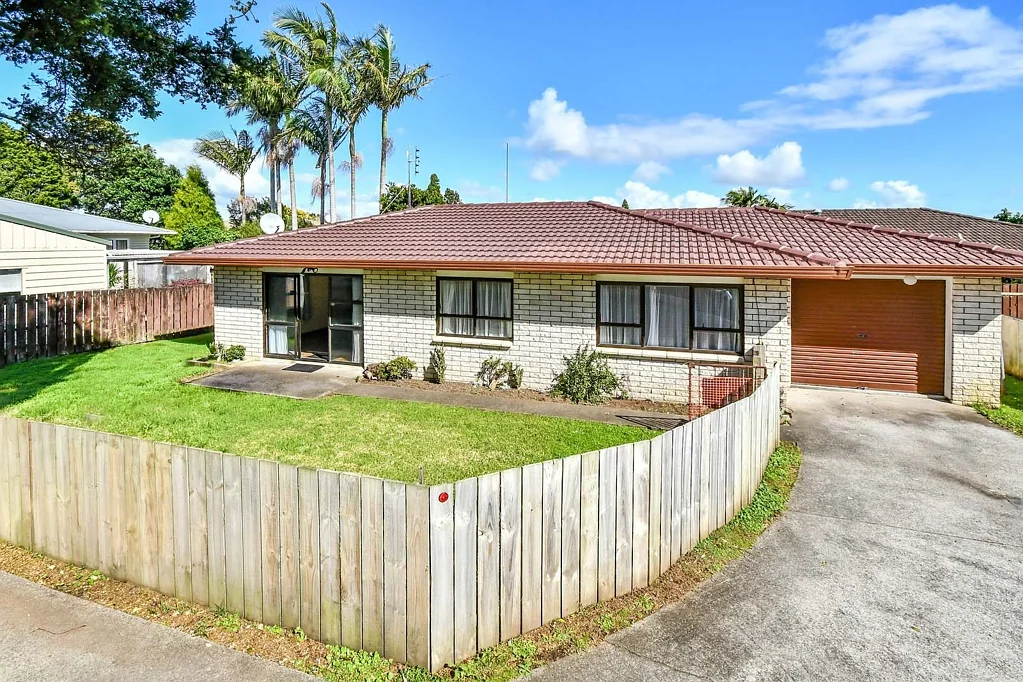 Papakura 3બેડરૂમ Fantastic Buy - Great Location -  Offers Invited!