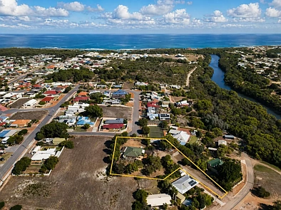 Port Denison 3chambre Rare 3,742m² R30 Opportunity Beside the River in Port Denison