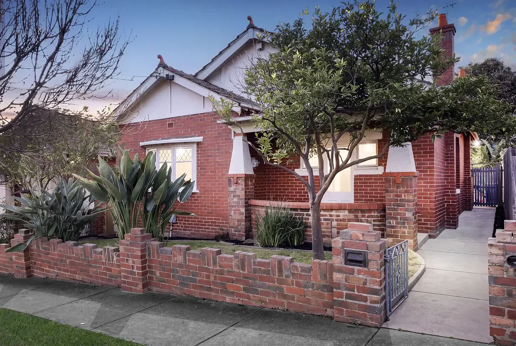 Ascot Vale 3બેડરૂમ TIMELESS CHARACTER MEETS LIMITLESS POTENTIAL!