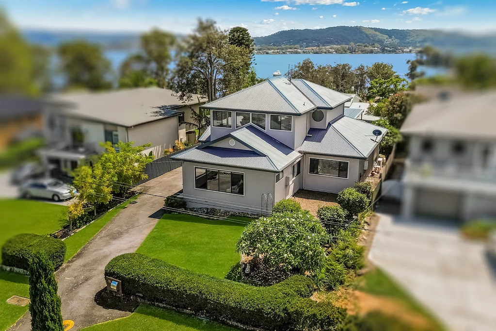 11 Lexington Parade, Green Point, NSW 2251