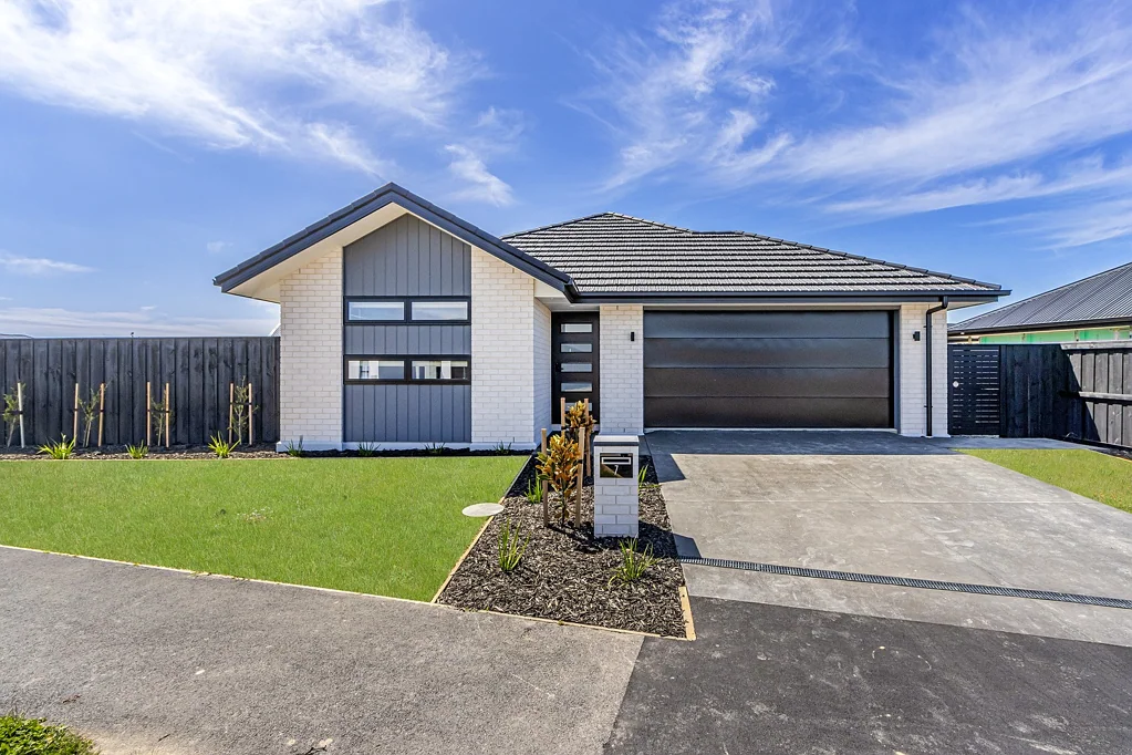 Family Home in Acland Park!