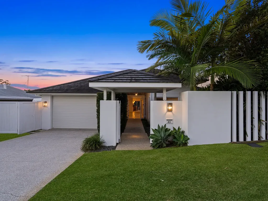 43 McCurley Street, Wynnum West, QLD 4178