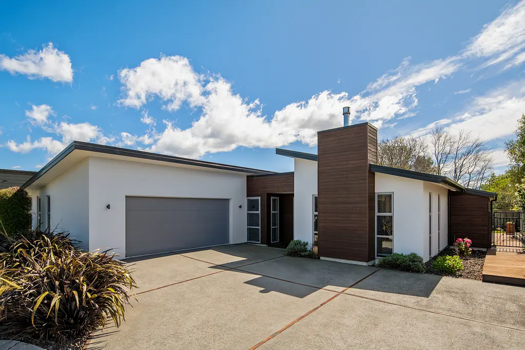 Springlands 3房  Easy living close to amenities