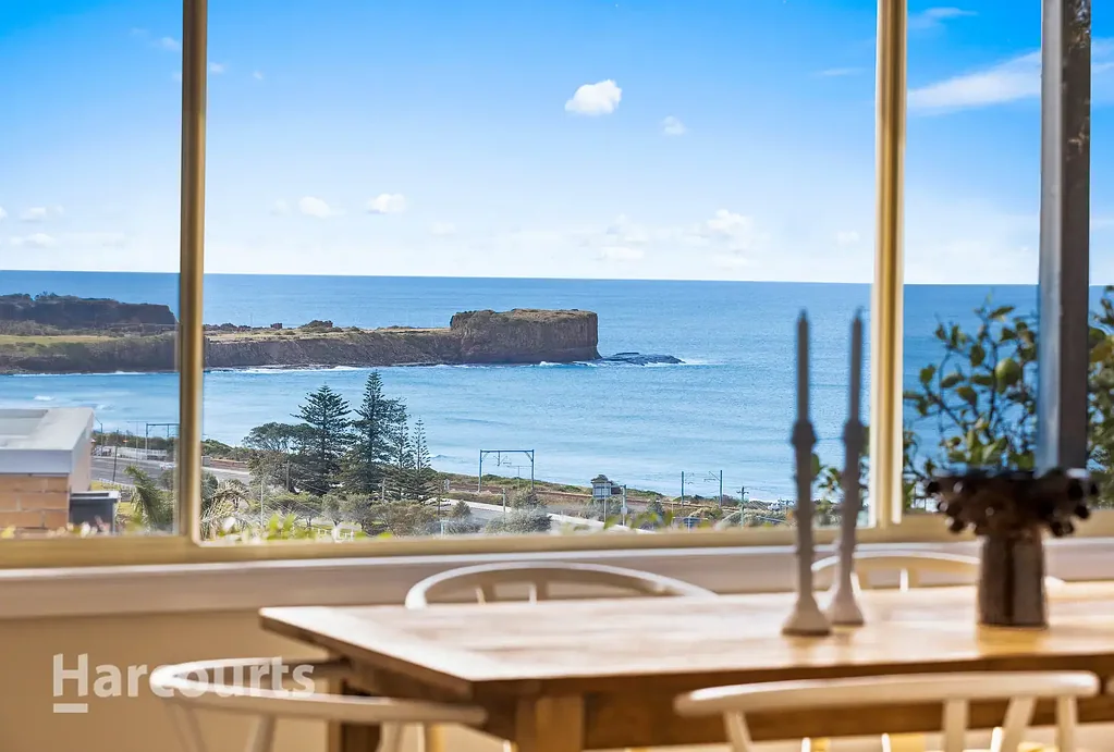Kiama 3 Bedroom Sun, sand and scenic views - Your coastal villa retreat