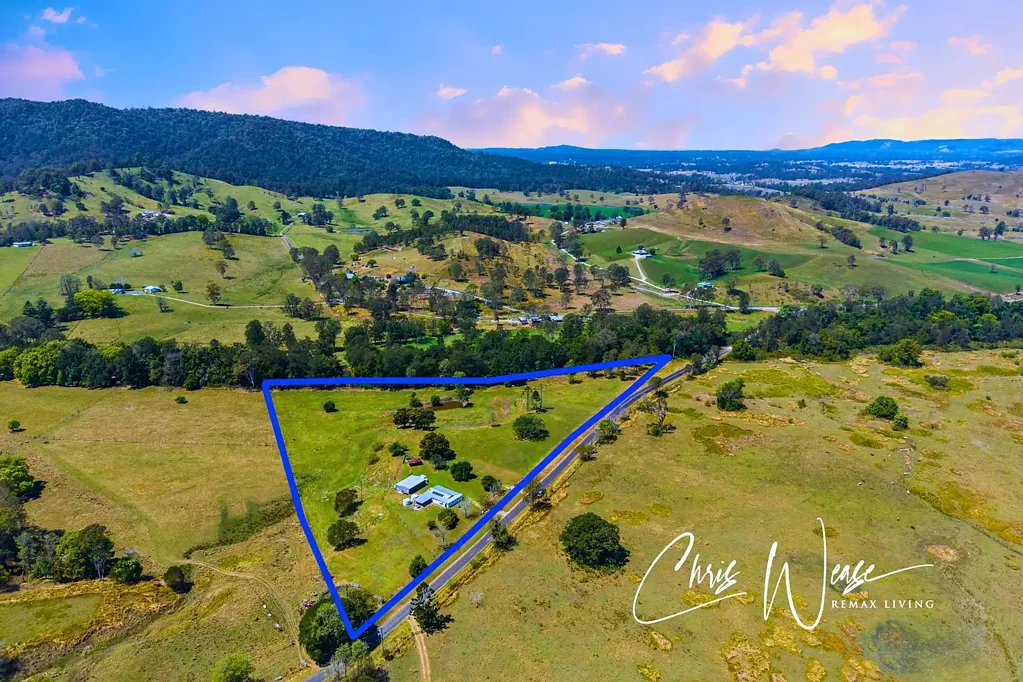 Stony Creek 2房  Rare 10-Acre Lifestyle & Hobby Farm with Creek Frontage & Proven Airbnb Income