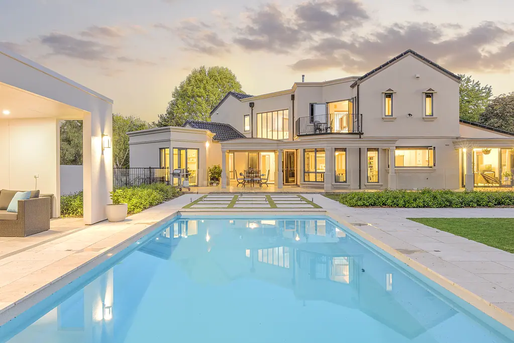 Cambridge 5 Slaapkamer Private Poolside Oasis, Elegant Family Living!
