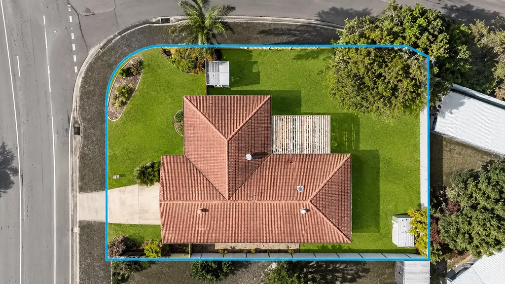 8 Cumberland Drive, Varsity Lakes, QLD 4227