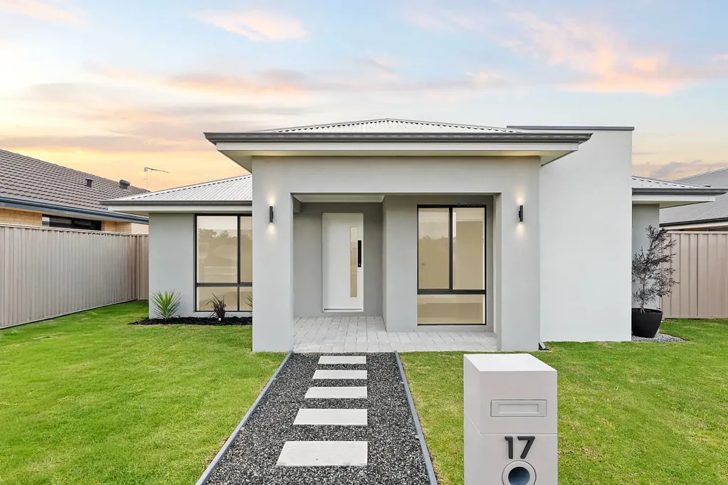 Baldivis 4 Bedroom NEAR NEW STUNNING FAMILY HOME IN A SOUGHT-AFTER LOCATION