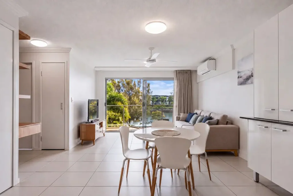 Birtinya 2chambre North Facing, Fully Furnished Apartment in Prime Birtinya Position - Will Be Sold