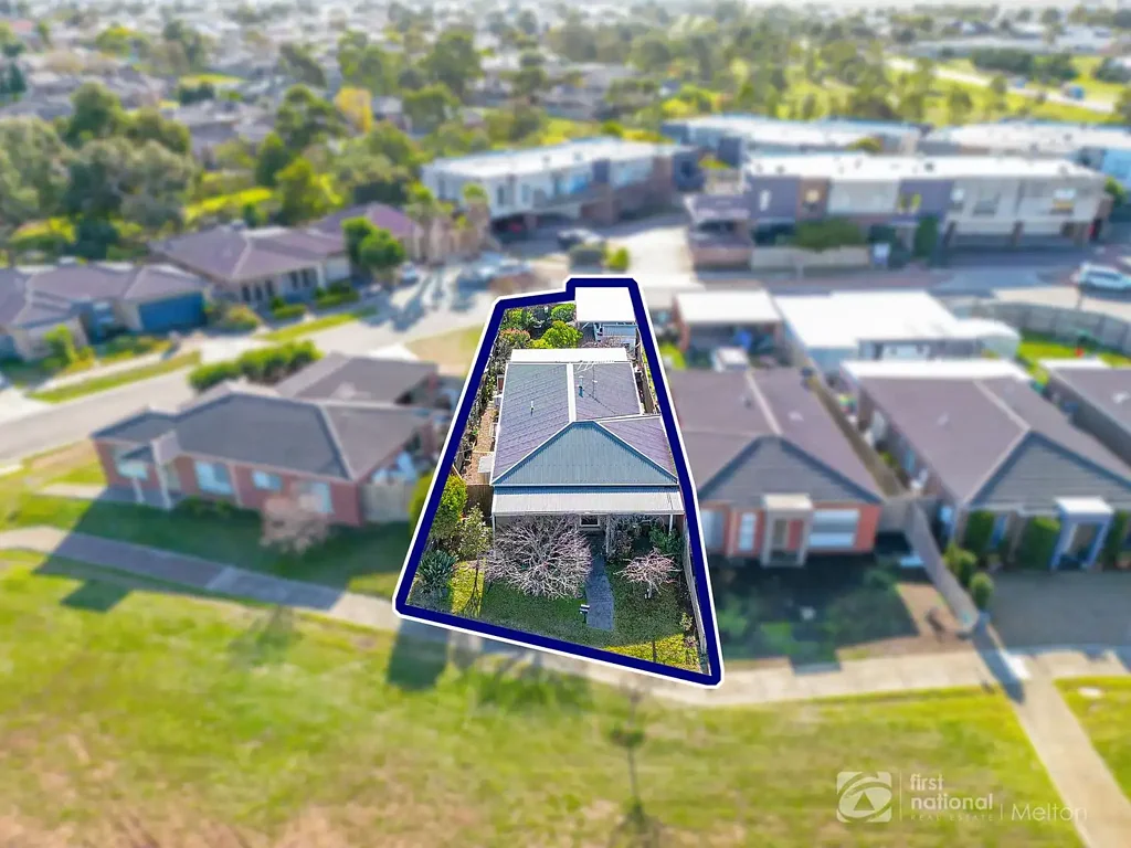 12 ROSLYN PARK DRIVE, Harkness, VIC 3337