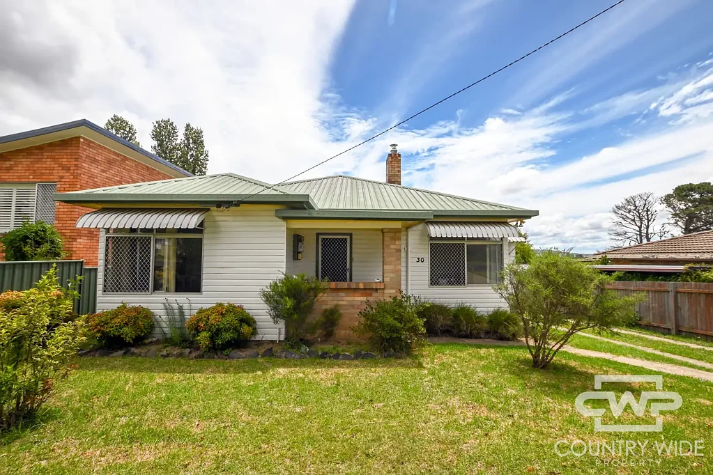 30 Lawrance Street, Glen Innes, NSW 2370