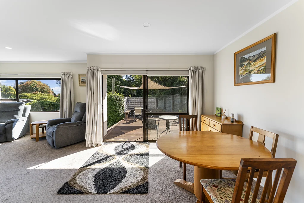 Annesbrook 2ਬੈੱਡਰੂਮ Modernised, Low Maintenance, Sunny Townhouse