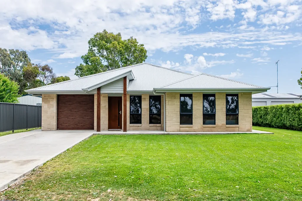 Penola 3Habitaciones Modern Luxury Meets Tranquil Rural Outlook – A Standout New Build in Penola