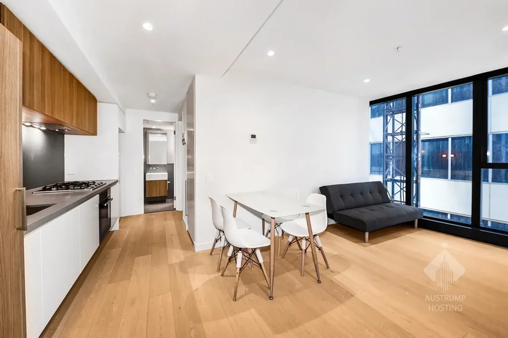Furnished One-Bathroom Apartment @Queens Place