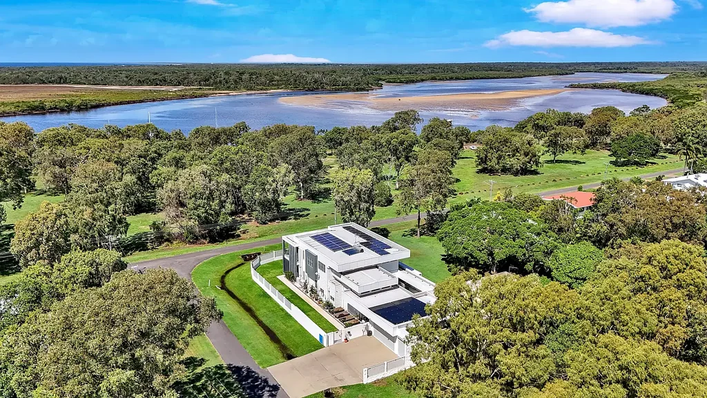 Elliott Heads 4 Bedroom Unrivaled Riverfront Living Awaits!
