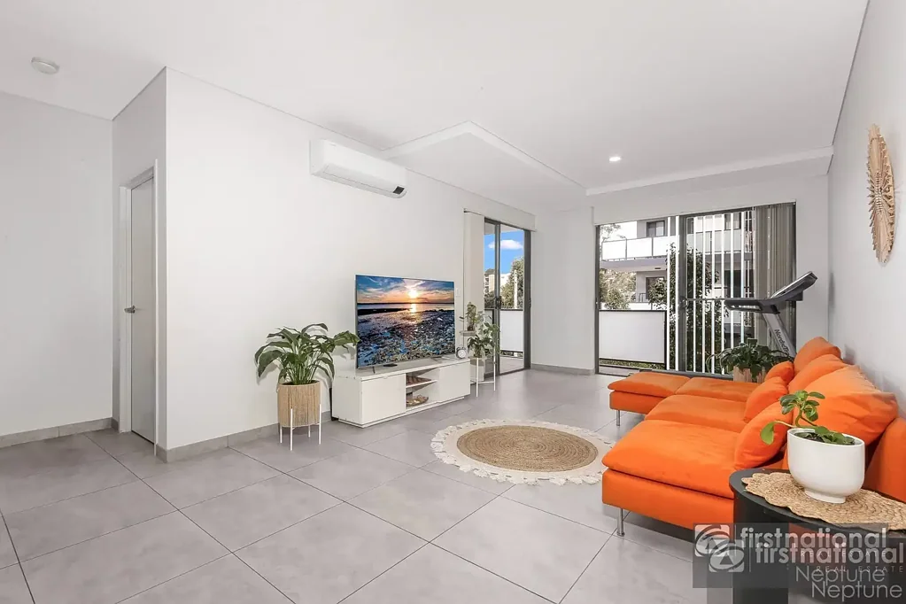 Modern 2 Bedroom Apartment Near Toongabbie Station!