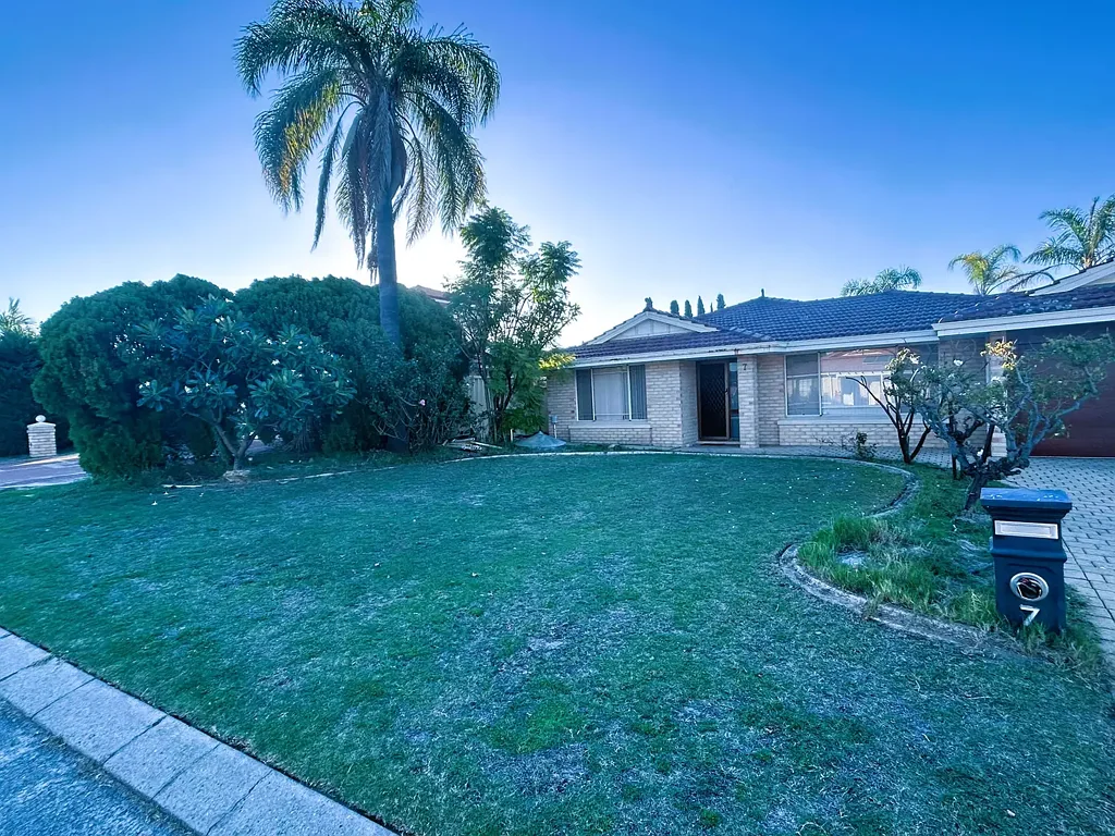 Private Cul-de-sac Retreat | 4x2 with Pool, Study & Multiple Living Zones