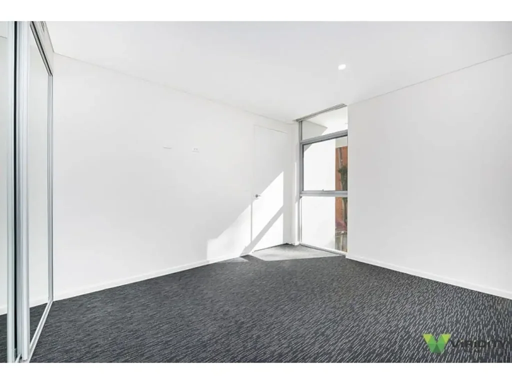 Modern 1 Bedroom Apartment in a Cul de Sac..