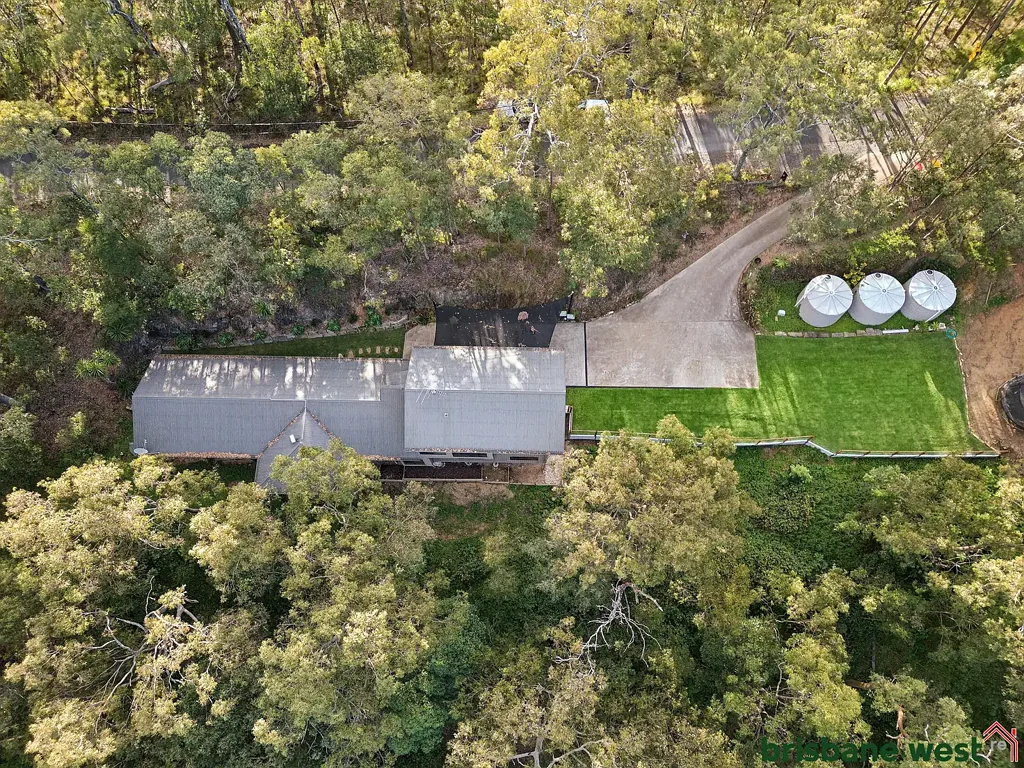 Upper Brookfield 4कमरा Private Ridgetop Retreat on 10 Acres - Where Contemporary Elegance Meets Serene Country Living